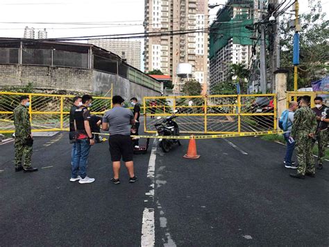Taguig LGU employee reportedly among Pasig robbery suspects.